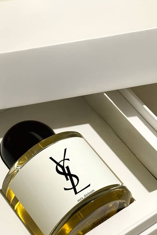 YSL Aura Divinum.