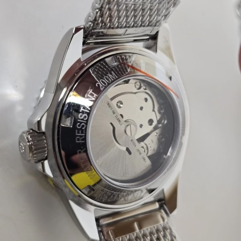 Invicta 47720 Men’s Pro Diver Automatic Black Dial Mesh Bracelet Watch