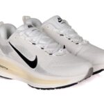 Nike MNS Vomero 18 Summit WhiteCoconut MilkBlack HM6804-101