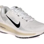 Nike MNS Vomero 18 Summit WhiteCoconut MilkBlack HM6804-101
