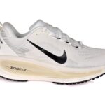Nike MNS Vomero 18 Summit WhiteCoconut MilkBlack HM6804-101