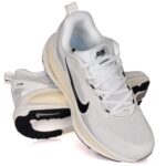 Nike MNS Vomero 18 Summit WhiteCoconut MilkBlack HM6804-101