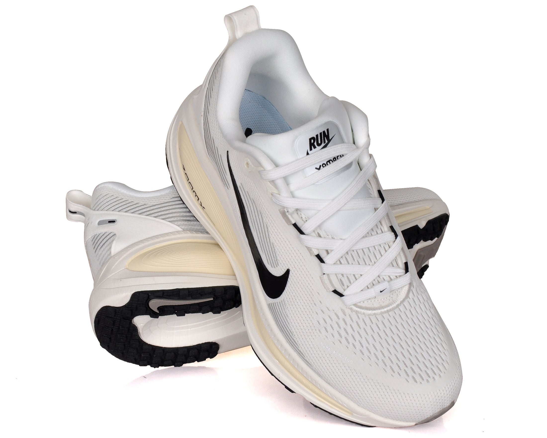 Nike MNS Vomero 18 Summit WhiteCoconut MilkBlack HM6804-101