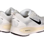 Nike MNS Vomero 18 Summit WhiteCoconut MilkBlack HM6804-101