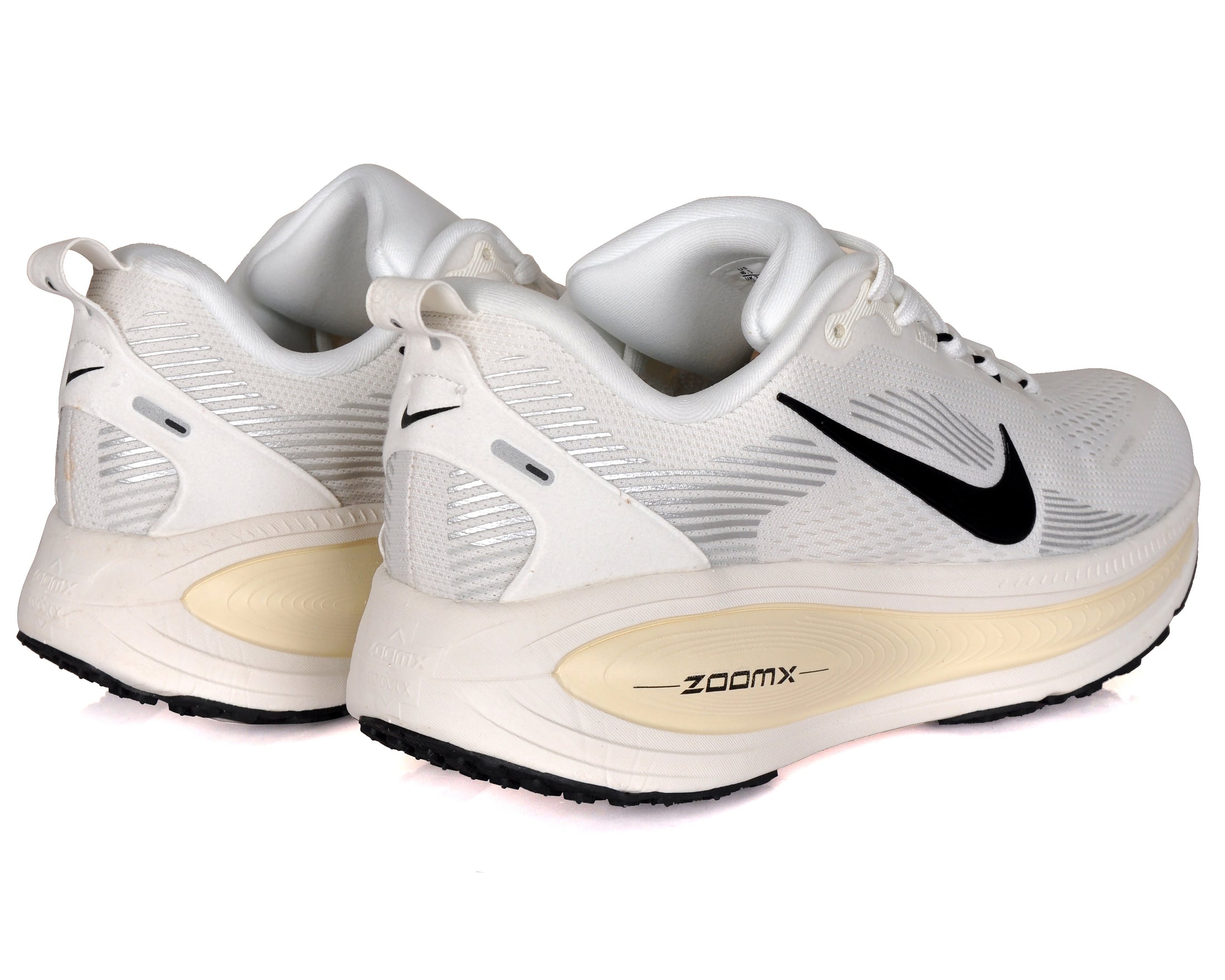 Nike MNS Vomero 18 Summit WhiteCoconut MilkBlack HM6804-101