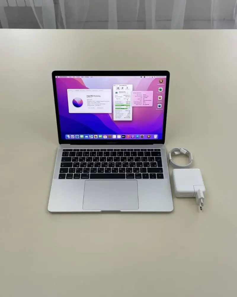 2017 APPLE MACBOOK PRO