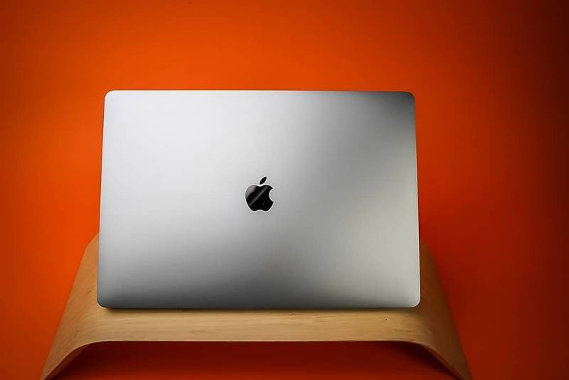 2019 APPLE MACBOOK PRO