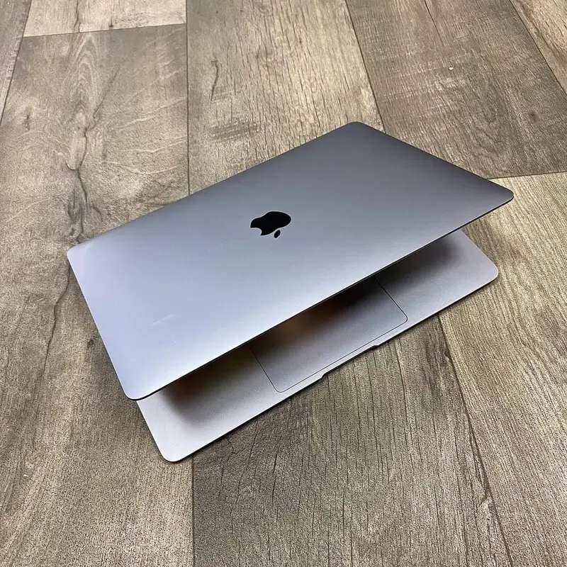 2020 APPLE MACBOOK PRO M1