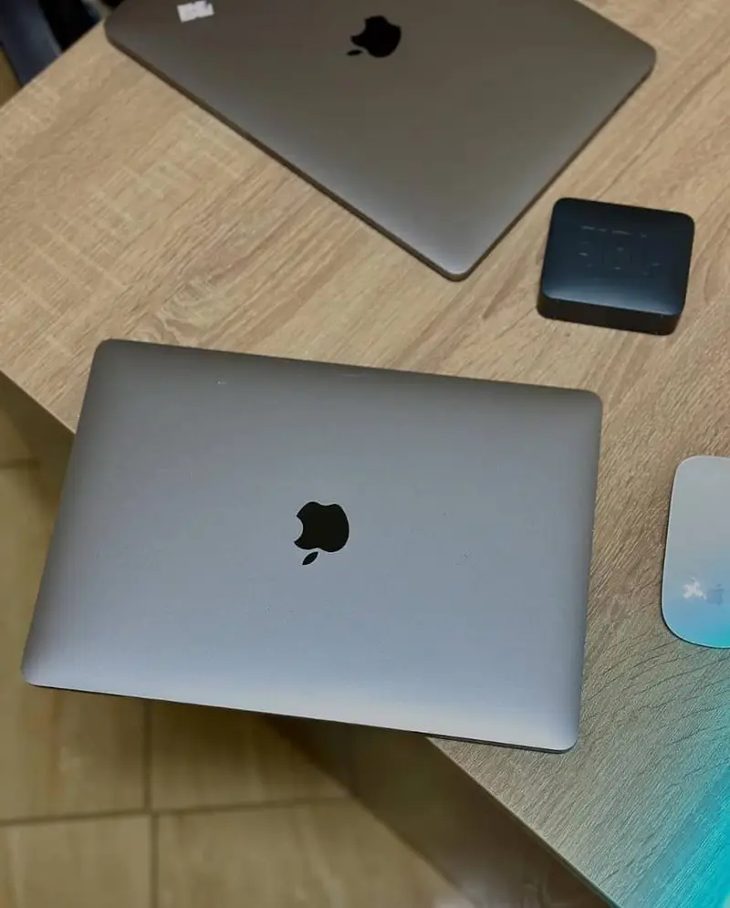 2020 APPLE MACBOOK PRO M1