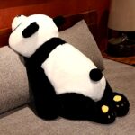 Giant panda plush toy